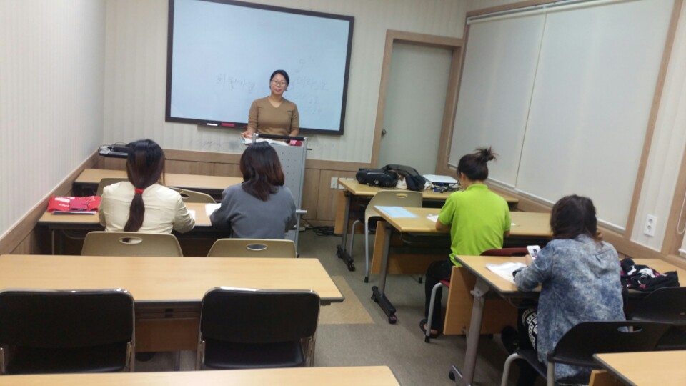 결혼이민여성 한국어 교육 대표 이미지